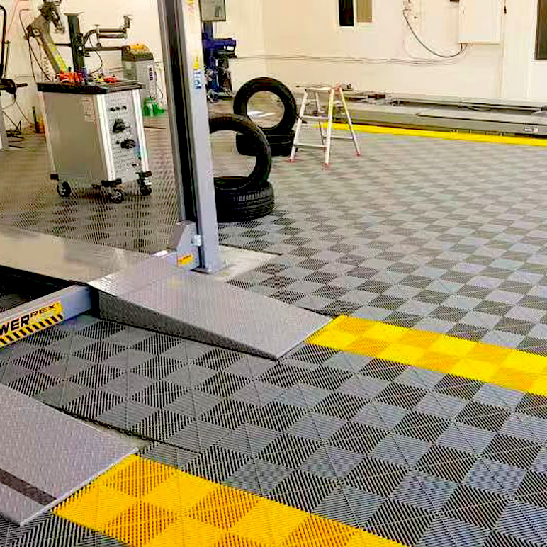 Mosolut AERO plastic floor tiles, yellow