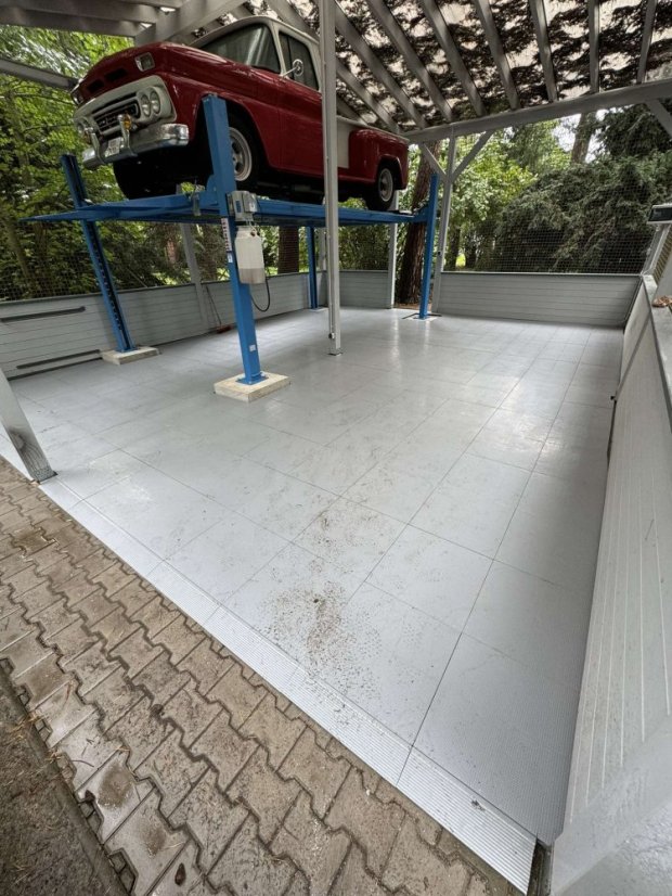Mosolut Event outdoor solid plastic tile, grey