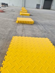 PVC-Bodenfliese Mosolut Machine Industrial, 7mm, diamant, Gelb