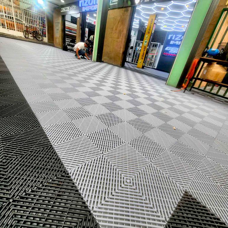 Mosolut AERO plastic floor tiles, black