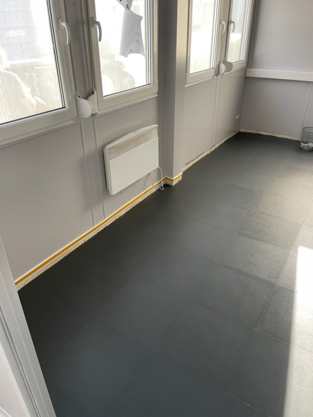 Mosolut Machine Commercial HL Invisible PVC Tile, ECO Grey