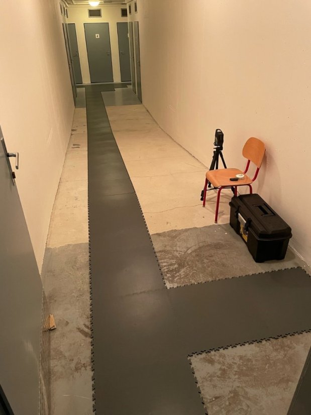 Mosolut Machine Industrial PVC Tiles, 7mm, Smooth, Graphite