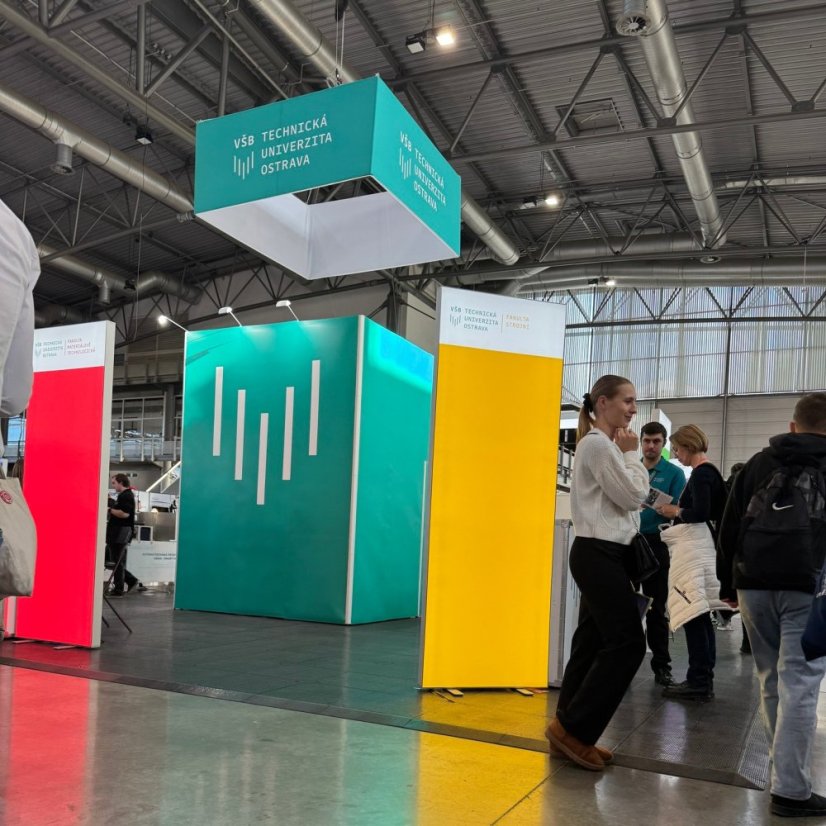 Vonkajšia plastová dlažba Mosolut Event, dierkovaná, čierna