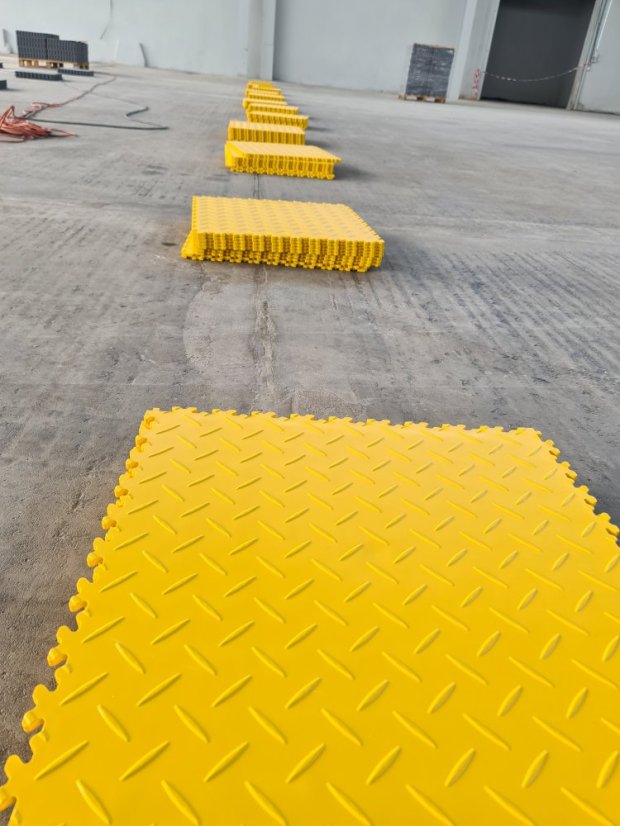PVC dlažba Mosolut Machine Industrial+, diamant, žltá