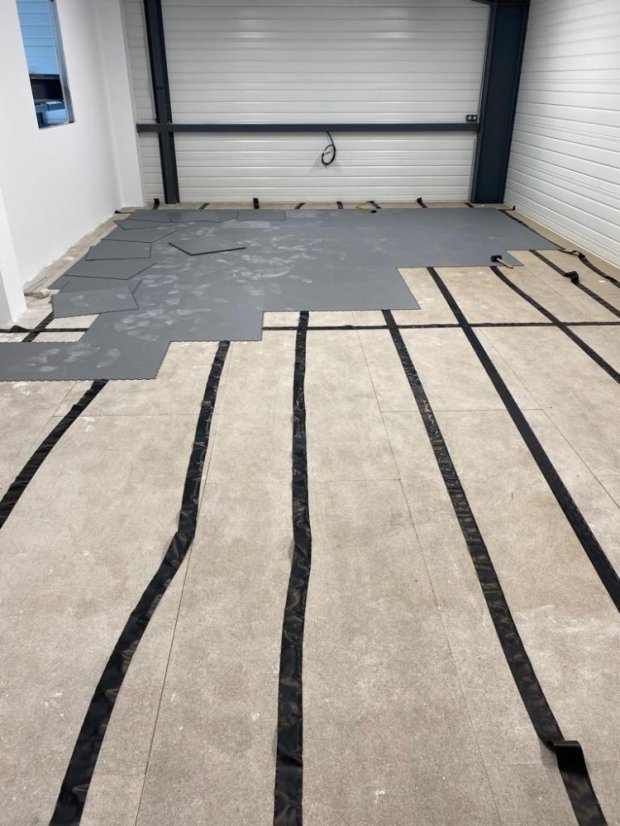 PVC dlažba Mosolut Machine Industrial ESD - Barva: Šedá