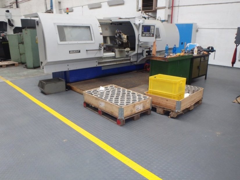 PVC-Bodenfliese Mosolut Machine Industrial+, ECO Grau - Profil: Münzen