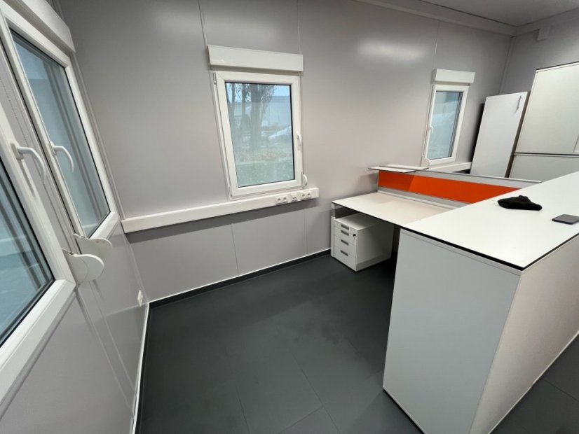 Mosolut Machine Commercial HL Invisible PVC Tile, ECO Grey