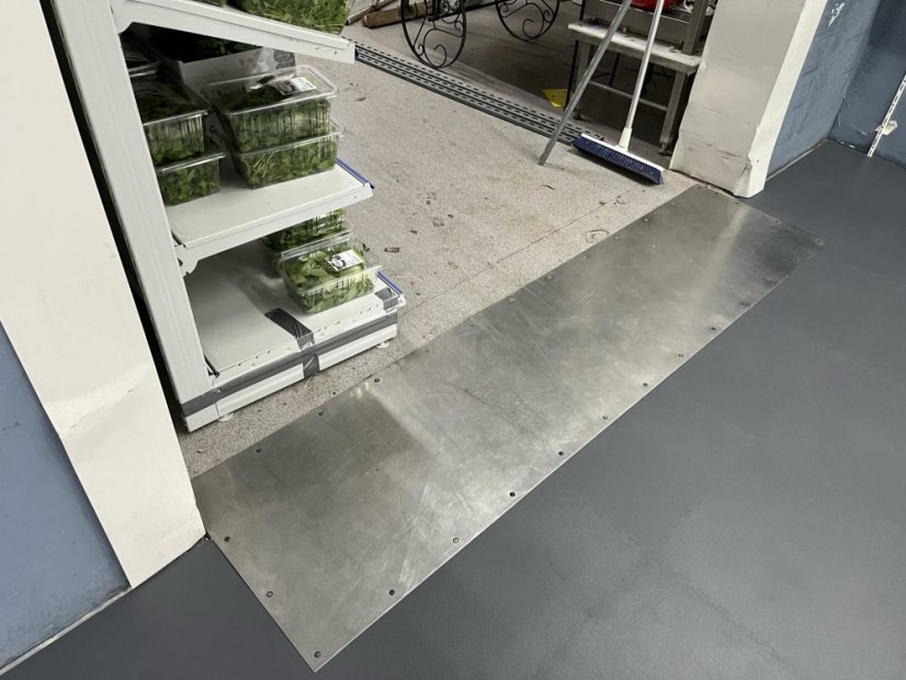 Mosolut Machine Industrial PVC Tiles, 7mm, Smooth, Graphite
